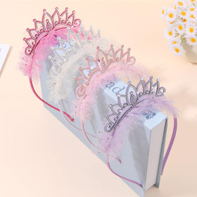 OAOLEER child wearing crown at party illustrating festive look and durability