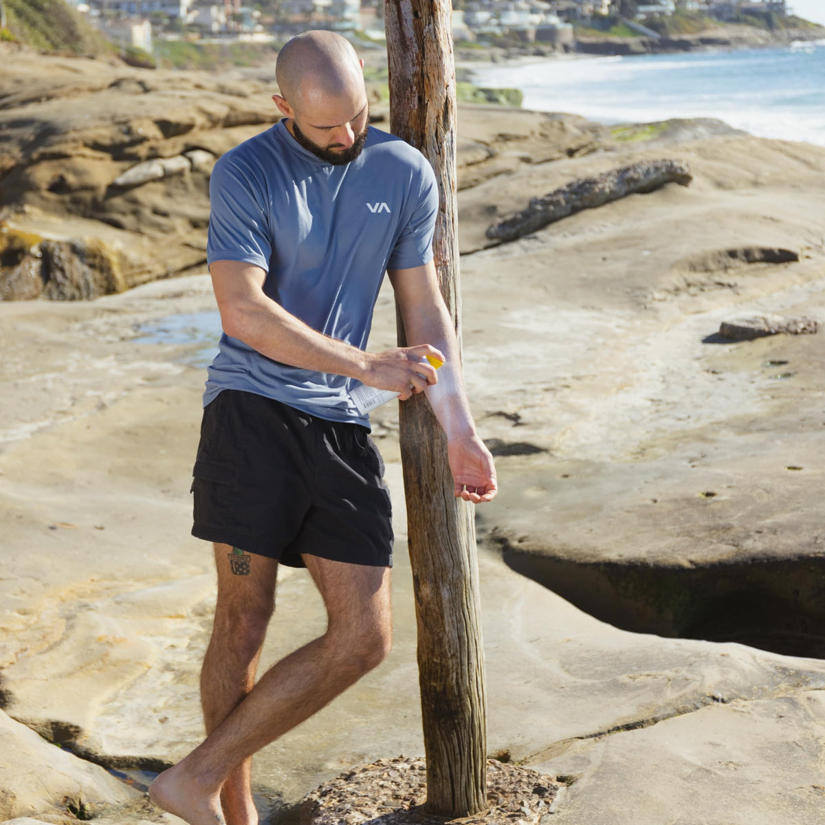 Oars + Alps label detail highlighting mineral zinc oxide and antioxidant ingredient benefits