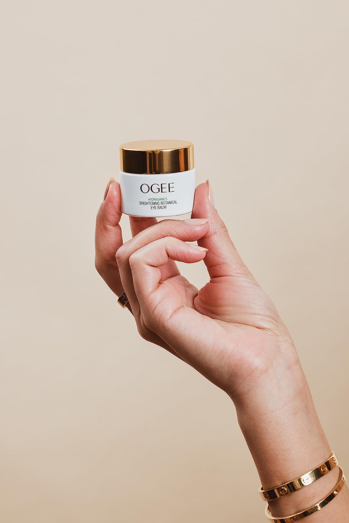 Ogee turmeric root ingredient image indicating antioxidant brightening benefit