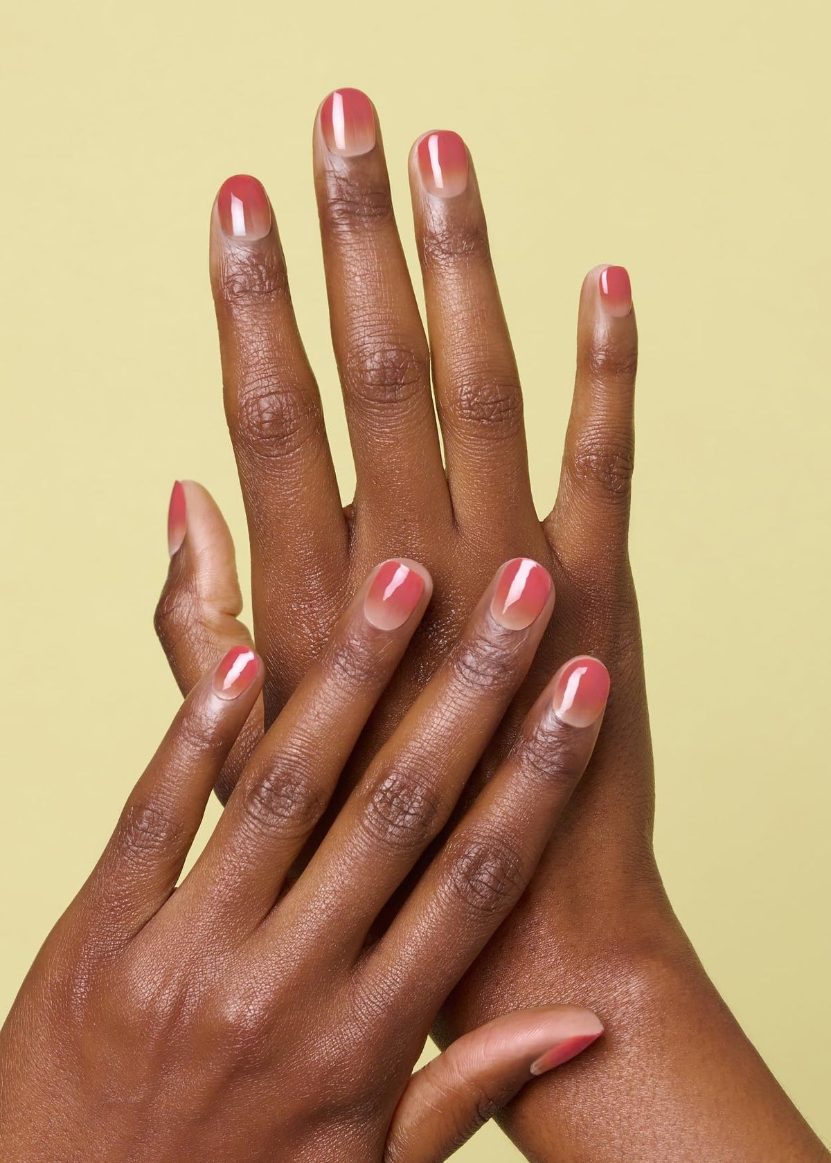 ohora close-up red ombre gradient showing smooth color transition and shine