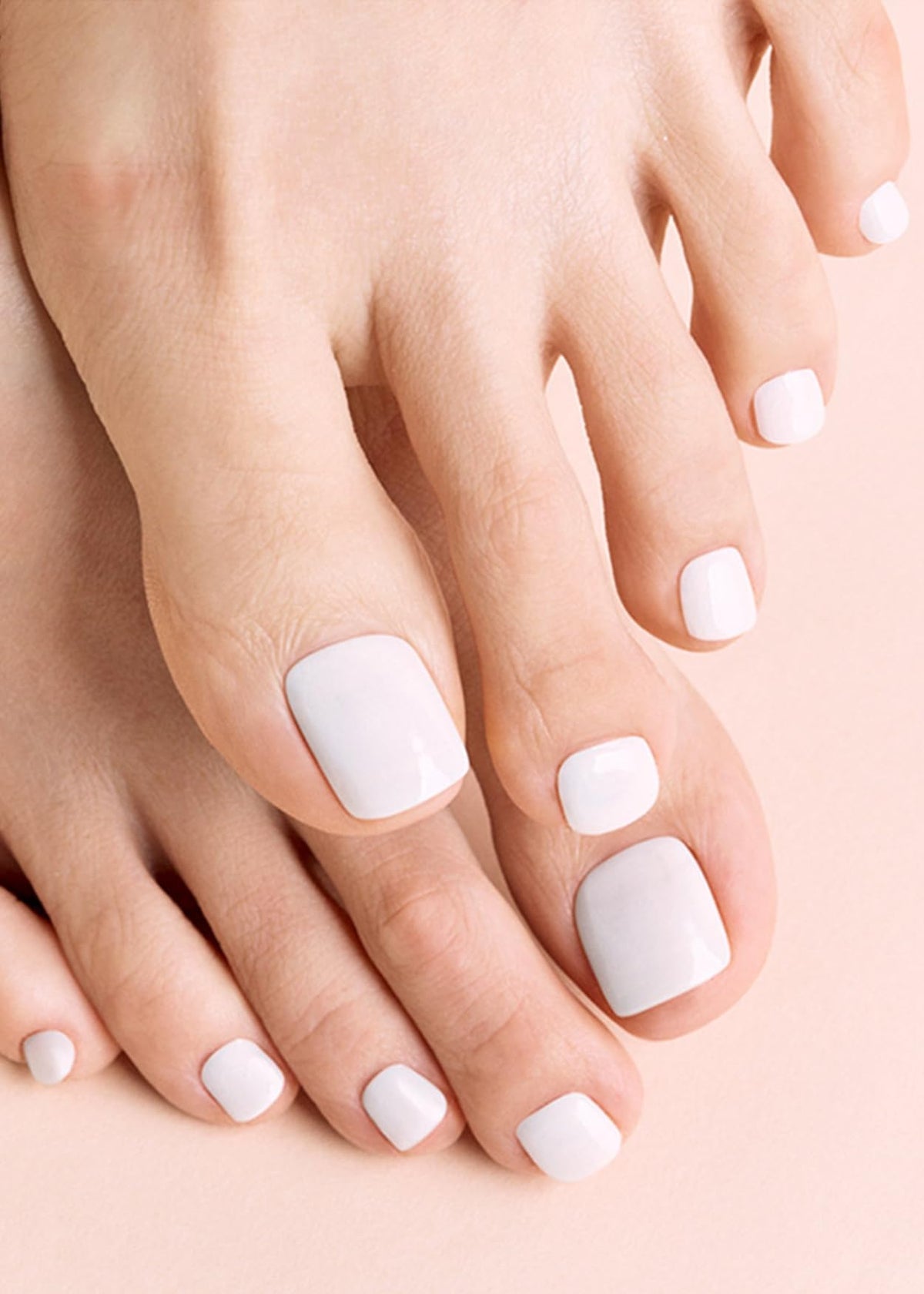 ohora close-up of white gel strip texture for smooth salon-like finish