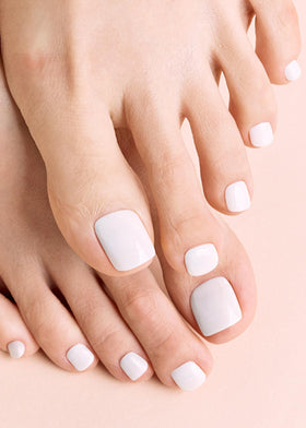 ohora close-up of white gel strip texture for smooth salon-like finish