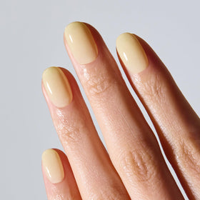 ohora close-up of syrup yellow gel strip texture highlighting glossy finish benefit