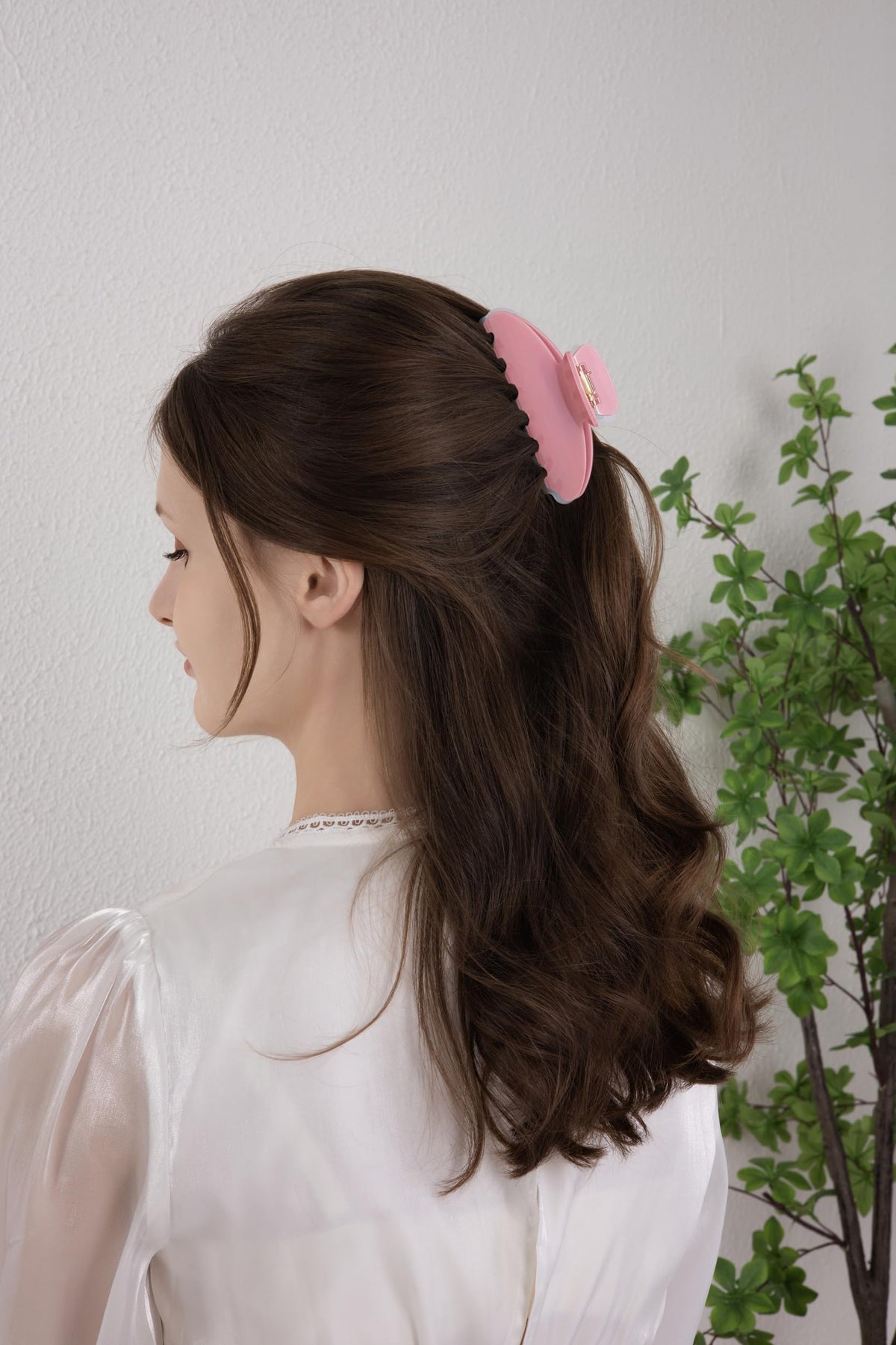 OideGuiing in hair half-up demo offering comfortable secure hold