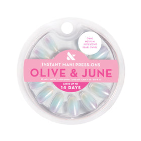 Olive & June display of 42 nails in 21 sizes for a precise fit benefit: inclusive sizing