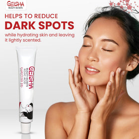OMIC Geisha gel texture close-up highlighting hydrating smooth finish