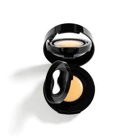 oneskin close-up of balm texture highlighting rich hydration benefit