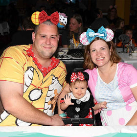 Opzzqz child wearing headband at party creates playful photo-ready look