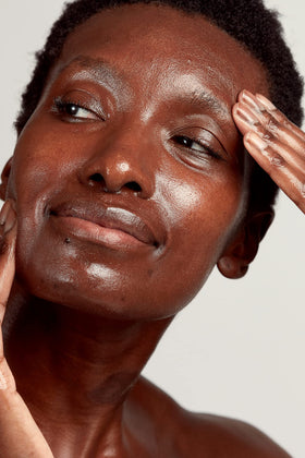 PAI SKINCARE application on hand demonstrating easy makeup removal and comfort