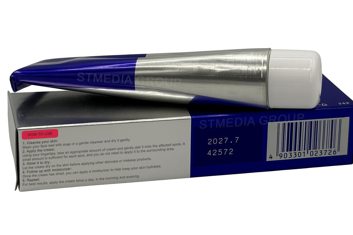 Generic Pair Acne Cream texture close-up highlighting transparent, non-greasy finish for smooth application