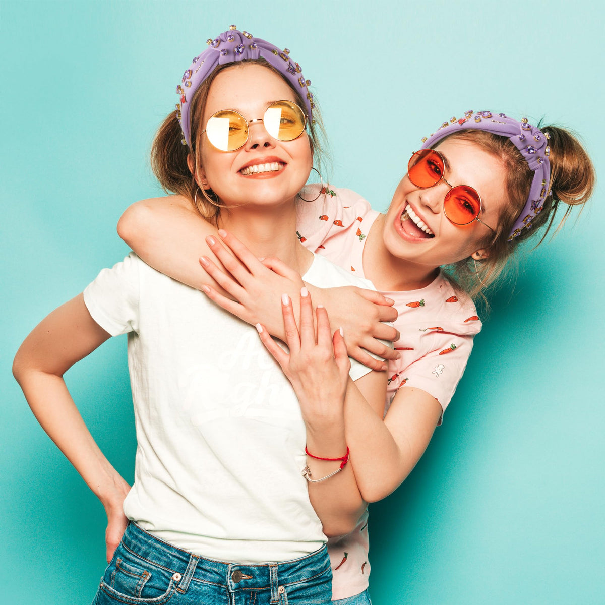 PANTIDE headband on hand to show size and packing convenience