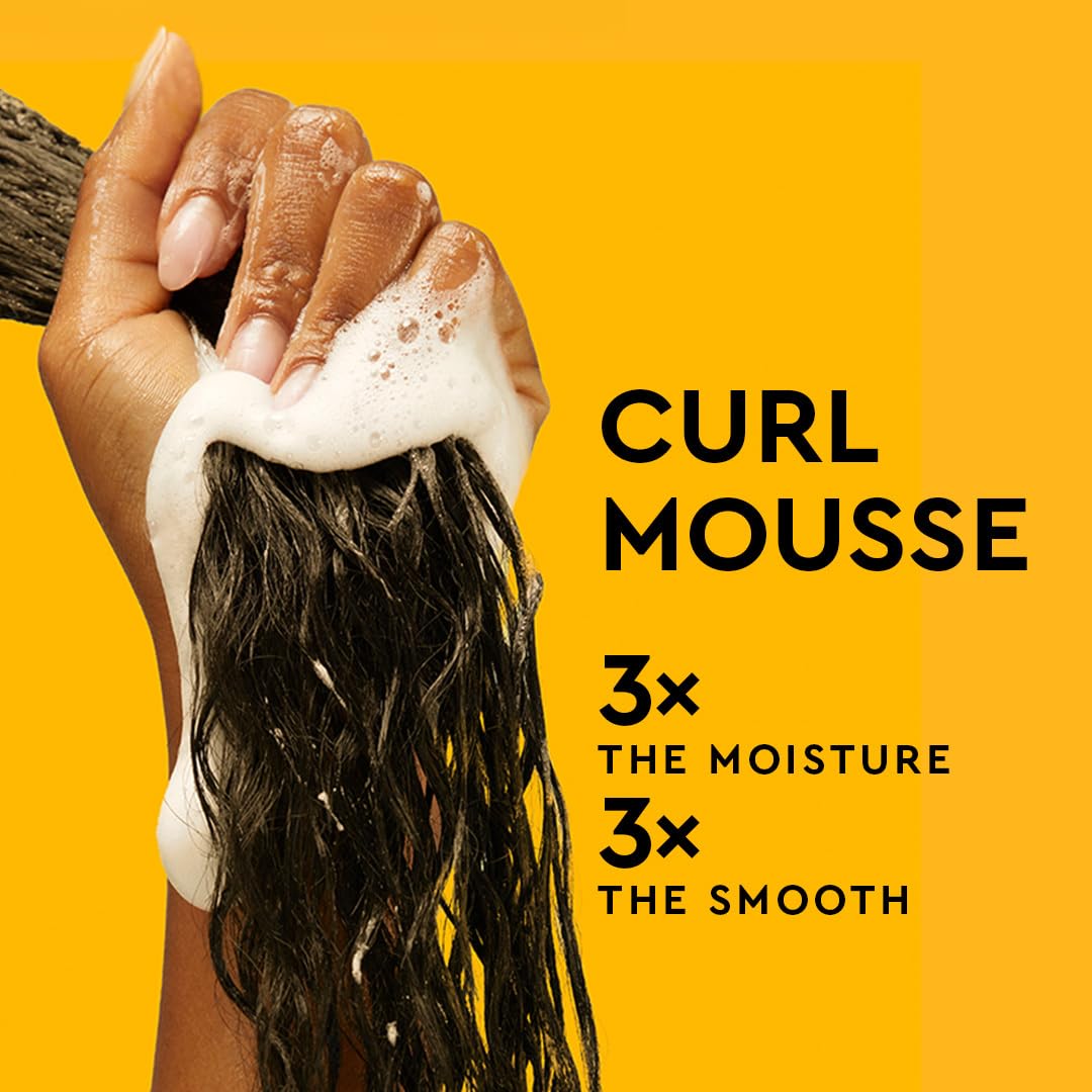 PATTERN dispensing mousse foam from the pump demonstrating easy application