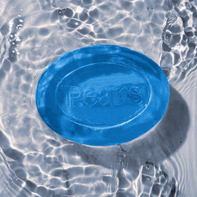 Pears texture close-up showing transparency and smooth surface that rinses easily