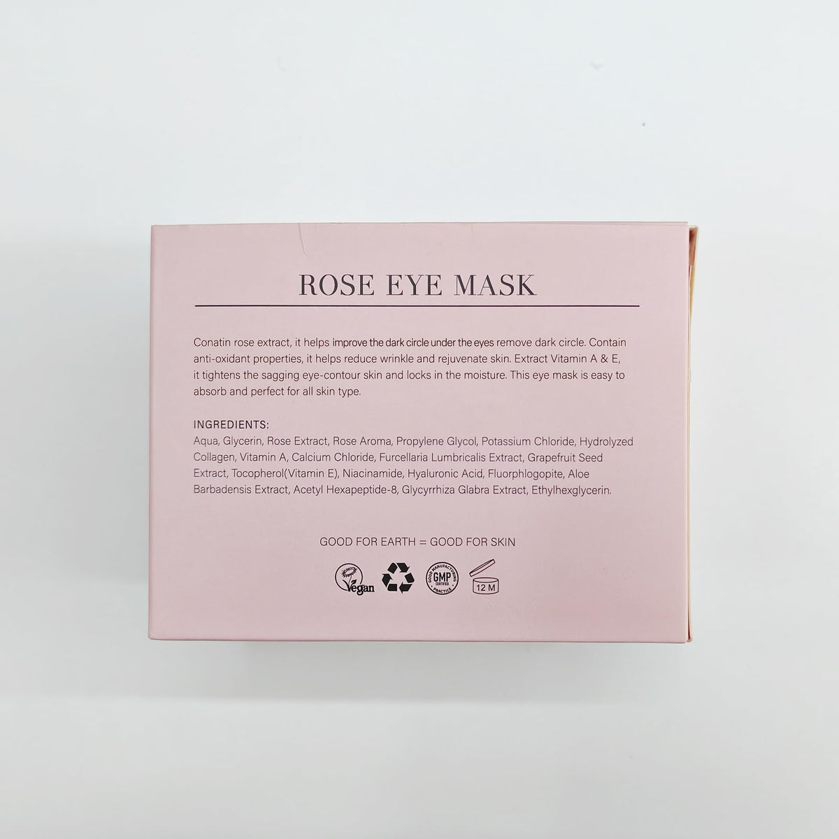 PEAUAMIE lifestyle scene woman applying patches for a rested morning look