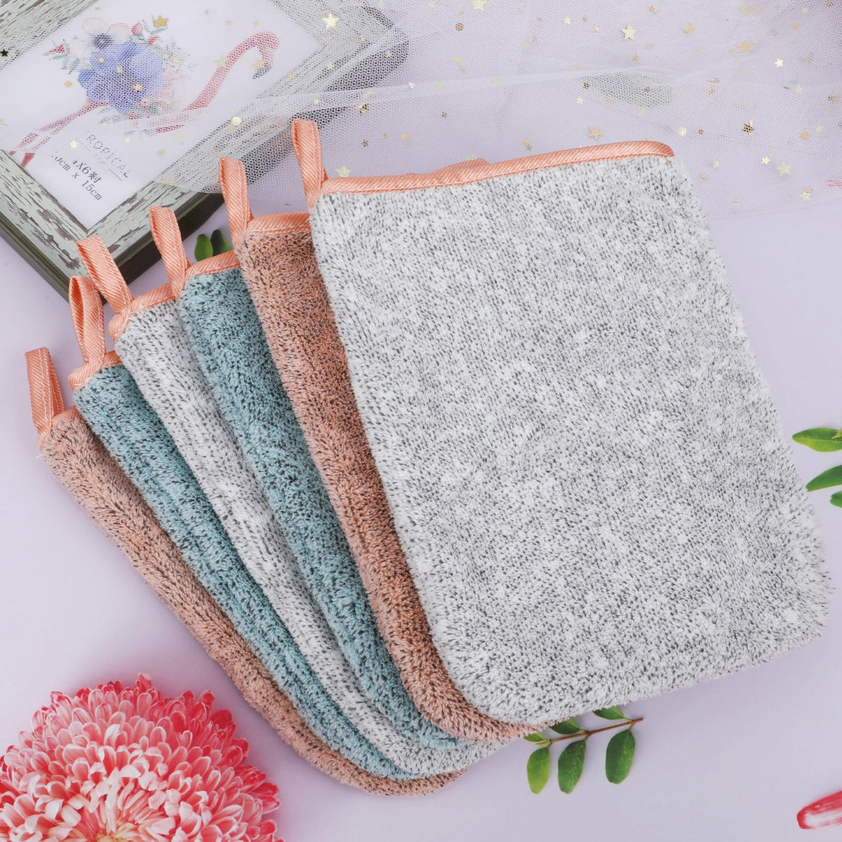 PHOGARY mitt in washing machine to show machine-washable durability and easy care