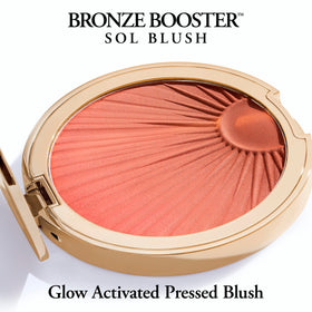 Physicians Formula close-up of powder pans highlighting blendable texture