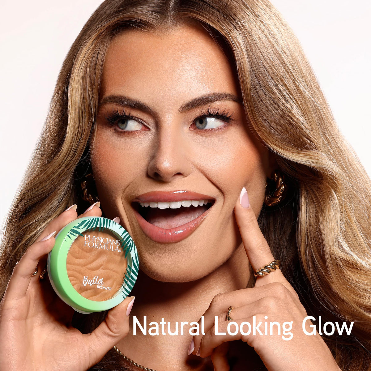Physicians Formula close-up texture shot of buttery bronzer for visible moisturizing effect
