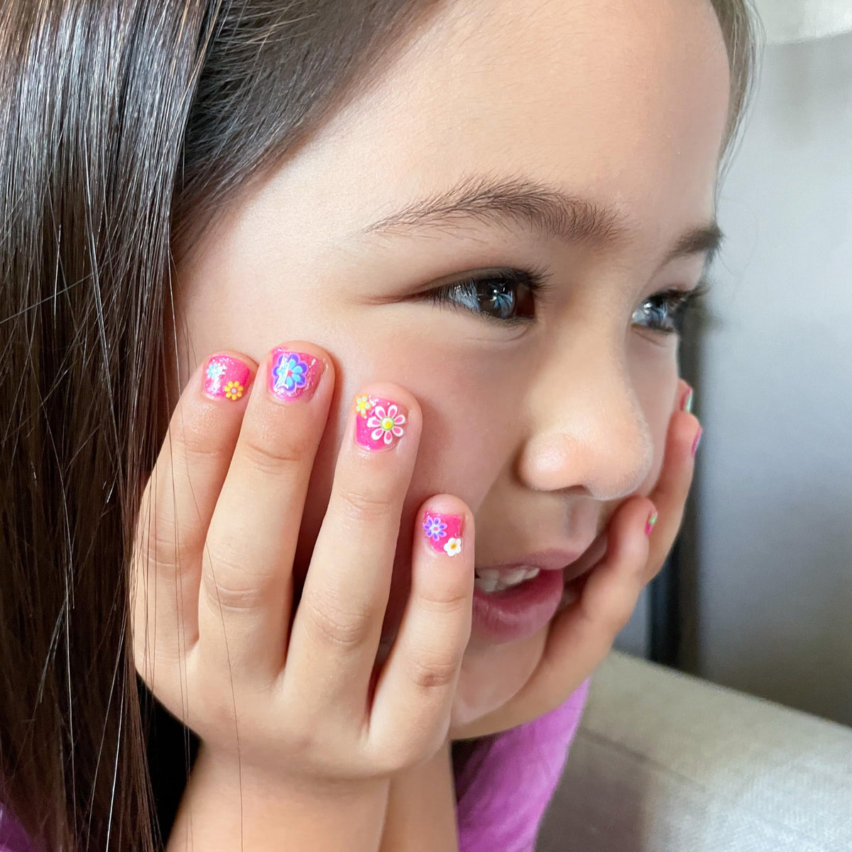 Side‑by‑side nails with and without Piggy Paint topcoat showing increased shine