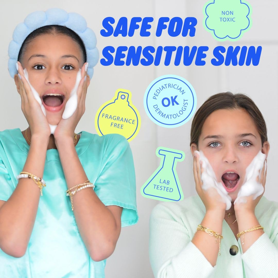 Pipa cleanser foam lather on palm illustrating gentle cleansing action