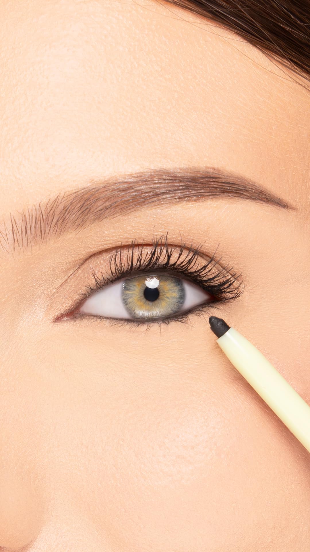 Pixi close-up of ultra-fine tip demonstrating precise application control