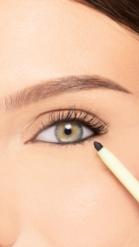 Pixi close-up of ultra-fine tip demonstrating precise application control