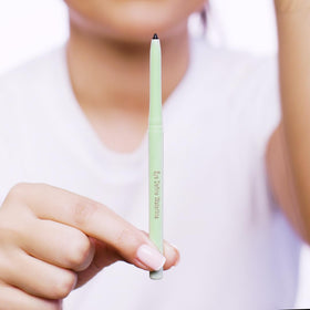 Pixi pencil being applied to inner rim illustrating gentle, smudge-proof wear