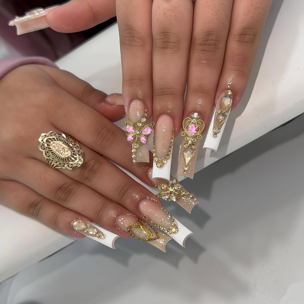 Pizadix charms applied on a press-on nail illustrating instant Y2K look and quick use