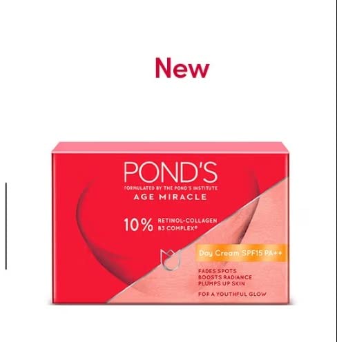 POND'S close-up of cream texture highlighting lightweight feel and easy absorption