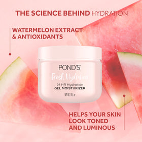 POND’S close-up gel texture highlighting lightweight absorption benefit