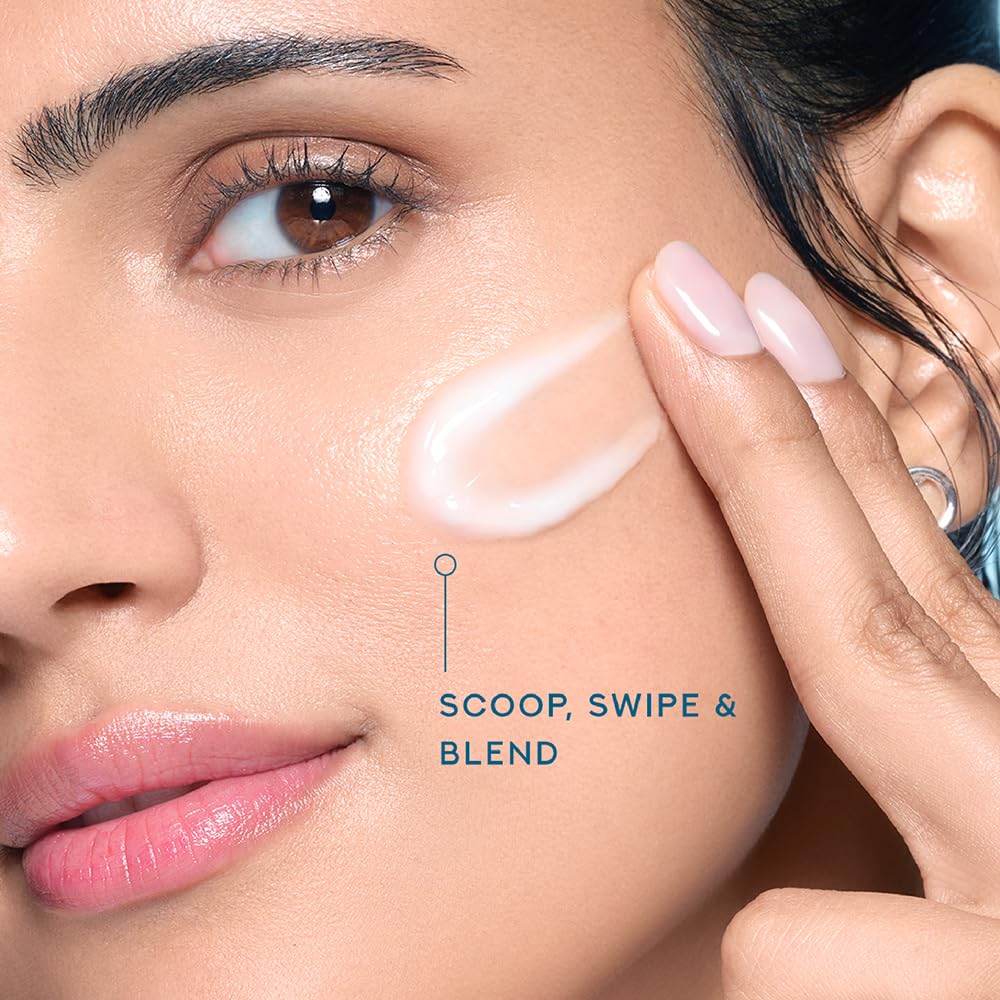 Woman applying POND'S gel in morning routine under sunscreen for breathable base