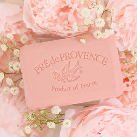 Pre de Provence organic shea butter ingredient shot highlighting nourishment