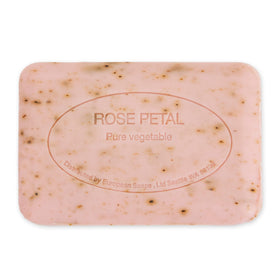 Pre de Provence creamy lather close-up illustrating rich foam for better cleansing