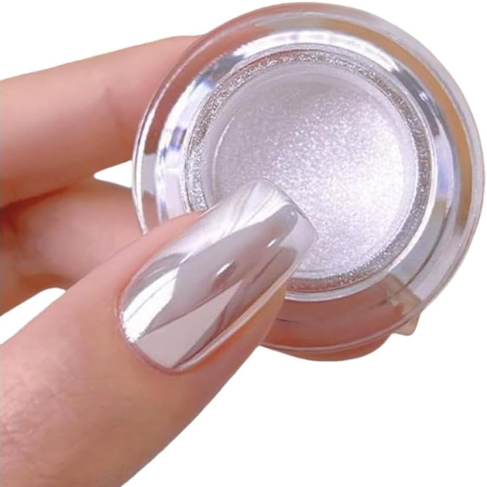 Pretty Diva jar front view showing label and high-gloss benefit