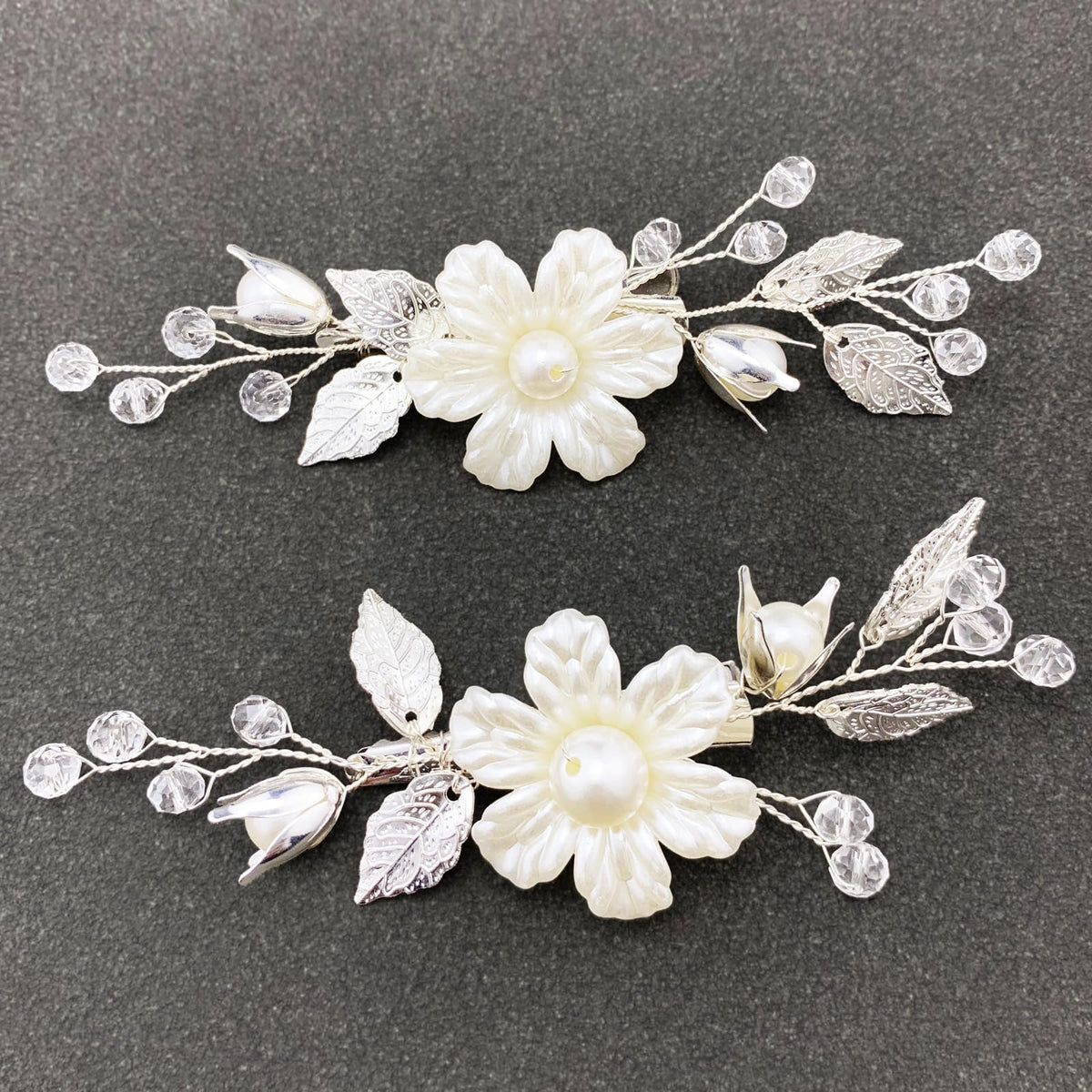 PRETTYLIFE alligator clip underside showing grip for secure hold