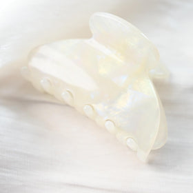 Prettyou jade white close-up of acetate pattern highlighting rich gloss and depth