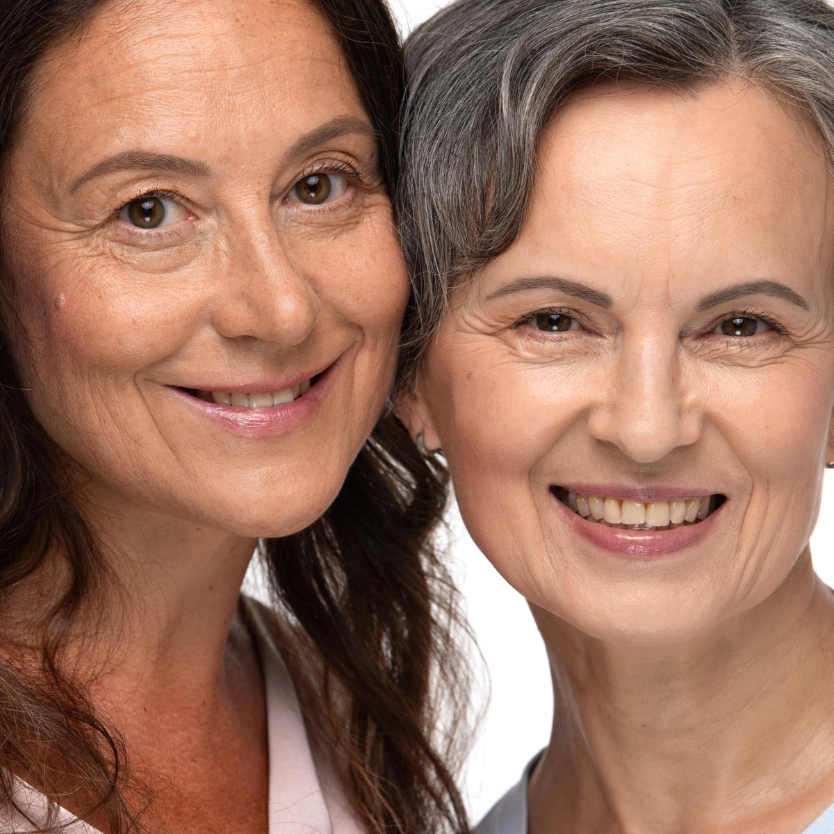 PRIME PROMETICS mature woman applying pencil for effortless everyday look