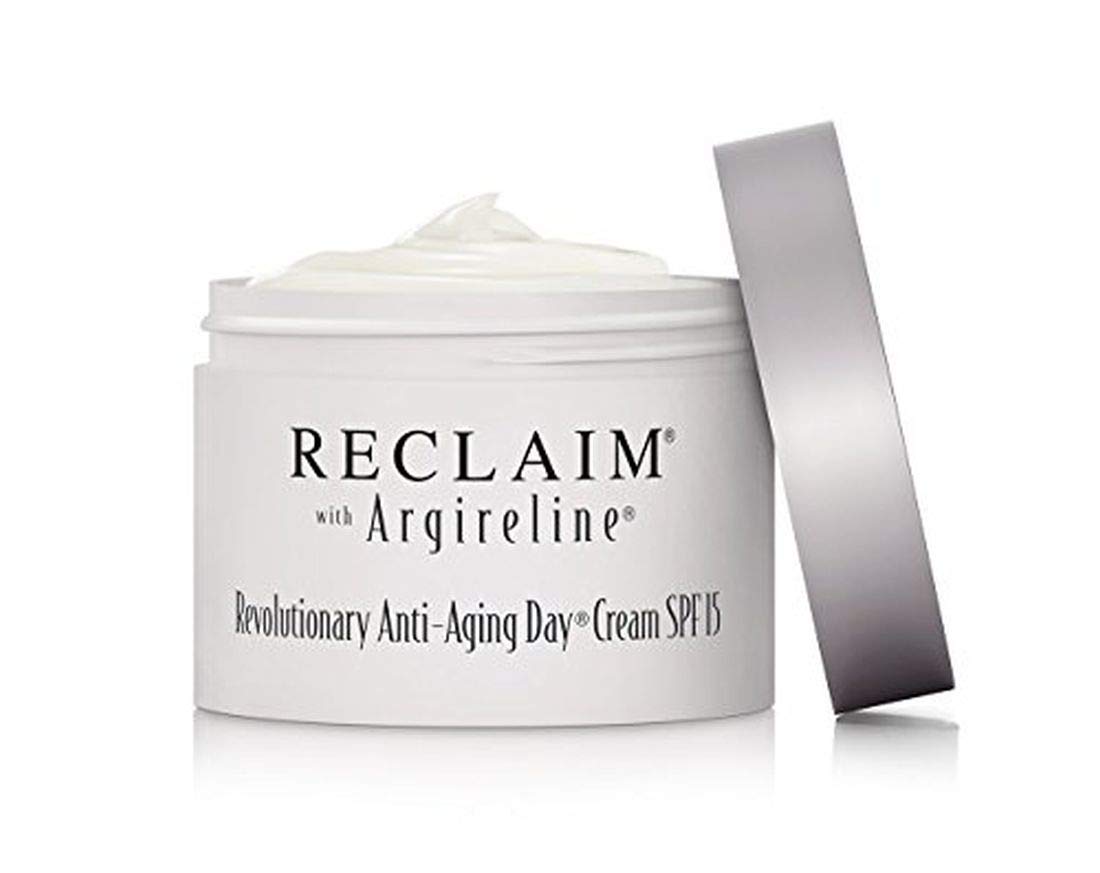 Principal Secret cream texture close-up with hyaluronic moisture sheen for plump skin