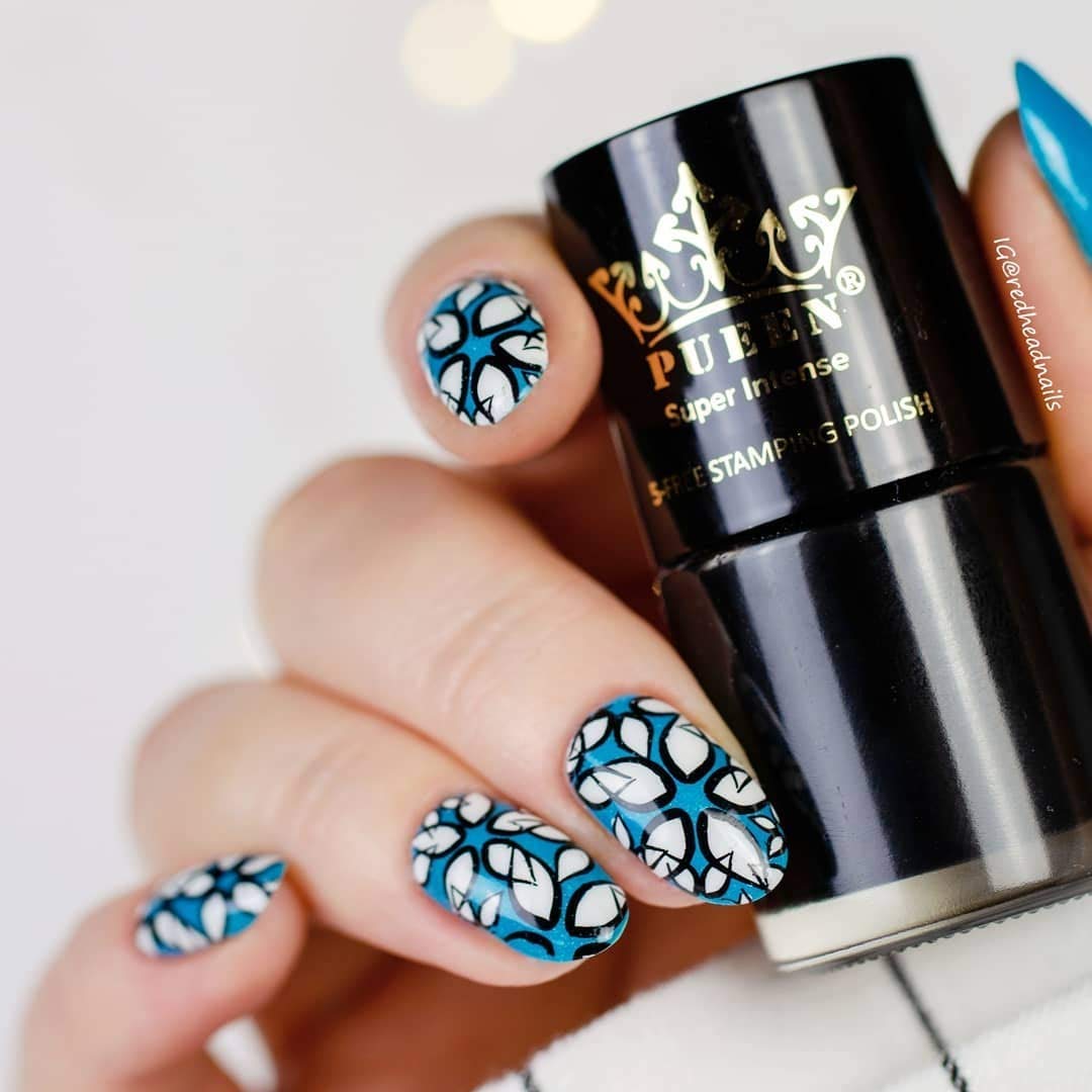 PUEEN finished monochrome nail art lifestyle image showing bold contrast appeal