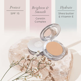 PÜR MINERALS powder being applied with brush for buildable coverage benefit