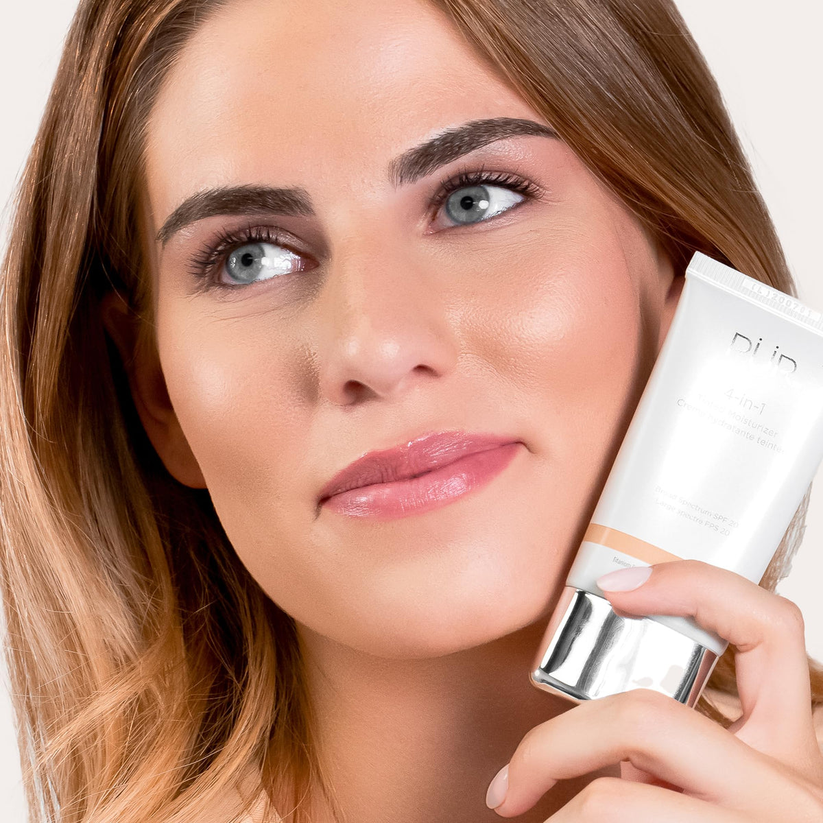 PÜR MINERALS on vanity with mirror showing fast morning routine benefit