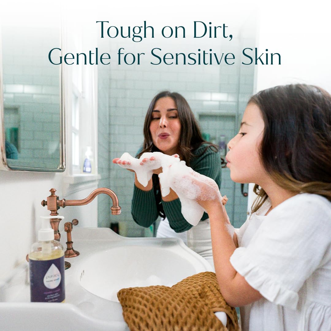 Rich foam from Puracy in a hand, demonstration of moisturizing lather