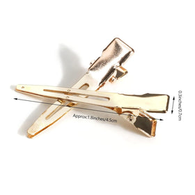 Qearl single-prong close-up highlighting smooth prong and no-snag benefit