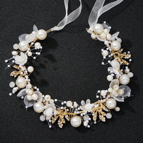 QIUTIMIY close-up of pearls and crystals highlighting handcrafted sparkle