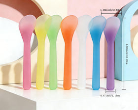 QsQueen flexible handle being bent to show durable PP and safe use