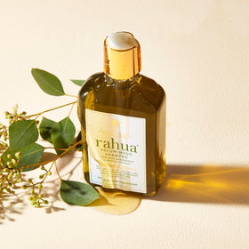 Rahua shampoo foaming on hair for gentle clarifying action