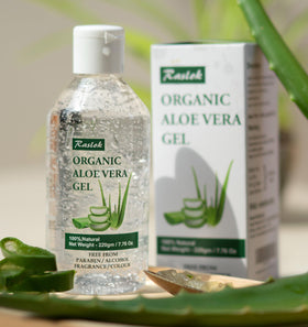 Raslok aloe vera gel texture close-up highlighting smooth non-sticky feel