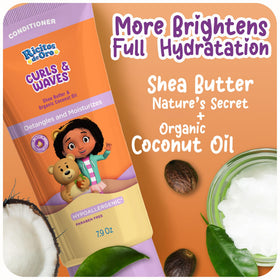 Ricitos de Oro child using conditioner in bath for tangle-free hair