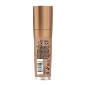 Rimmel lifestyle image of model with natural glow for everyday radiance
