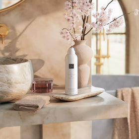RITUALS pump dispensing foam for easy controlled use benefit