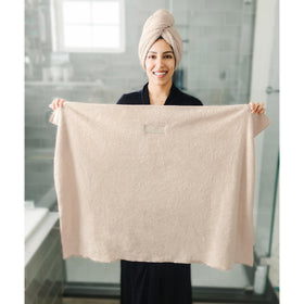 ROLSHOL close-up microfiber weave highlighting fast-absorbency and softness benefit